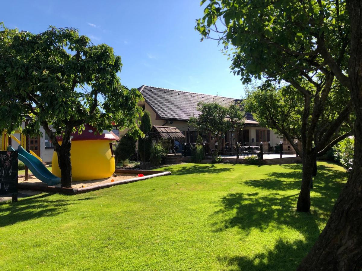 Apartmany Berries Валча Экстерьер фото