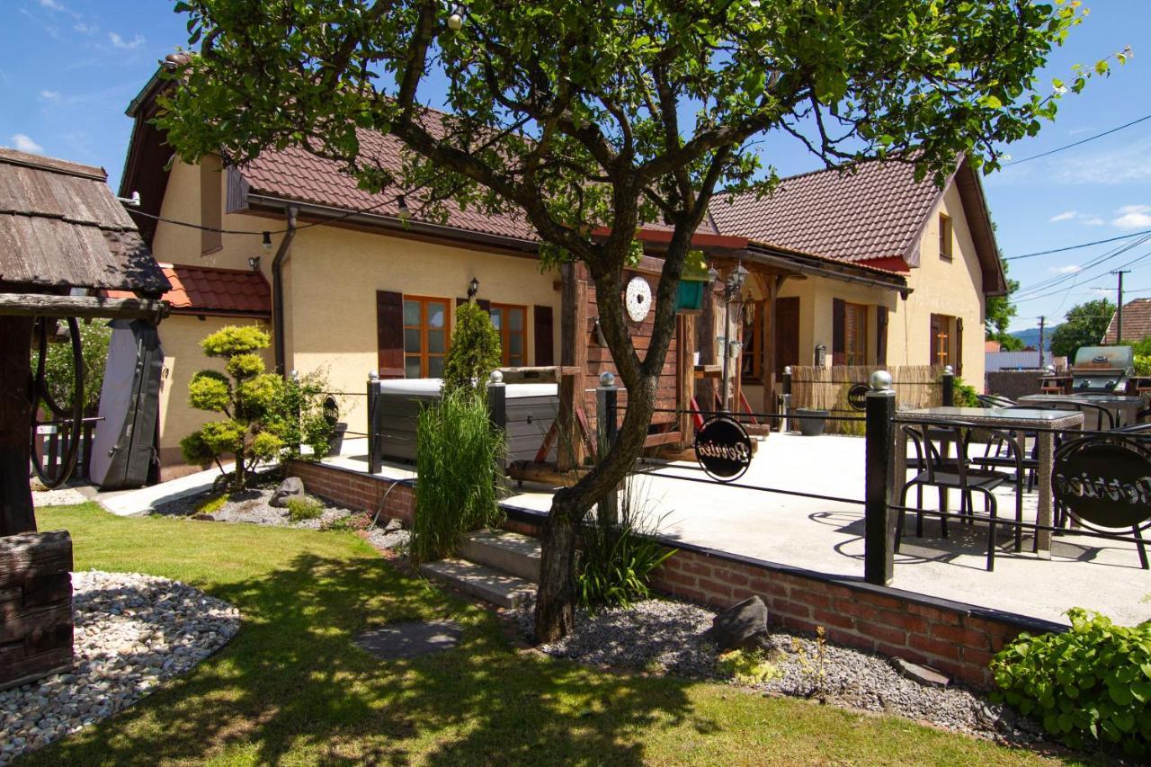 Apartmany Berries Валча Экстерьер фото